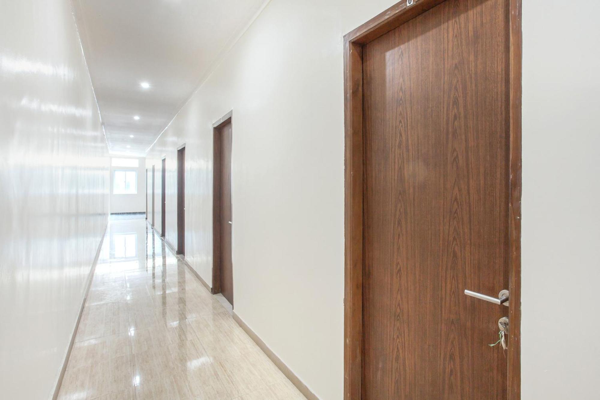 Super Oyo Capital O 134 Lg Residence Surabaya Kültér fotó